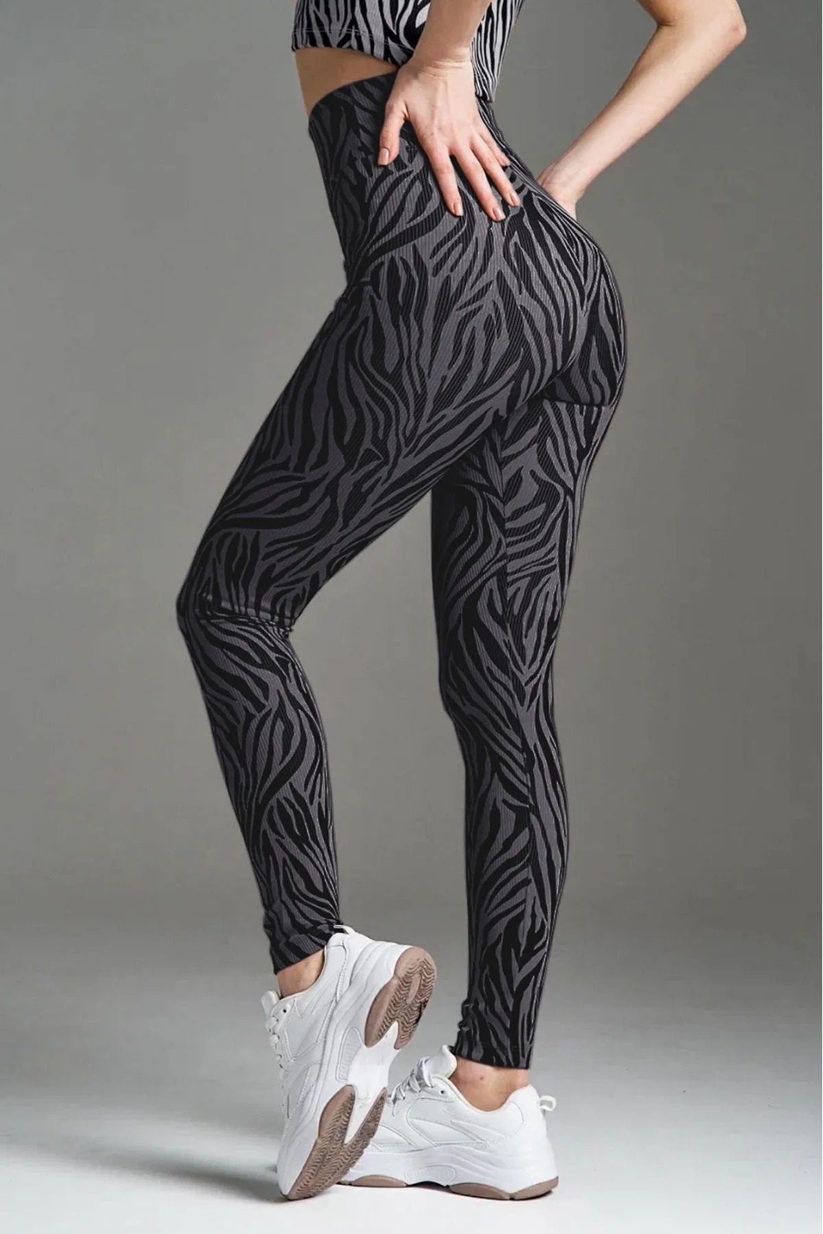 Kadın Zebra Desenli Toparlayıcı Tayt – Yüksek Bel, Fitilli Premium Kumaş, Özel Tasarım